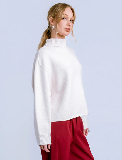 Echo Turtleneck in White Lotus | Kerisma