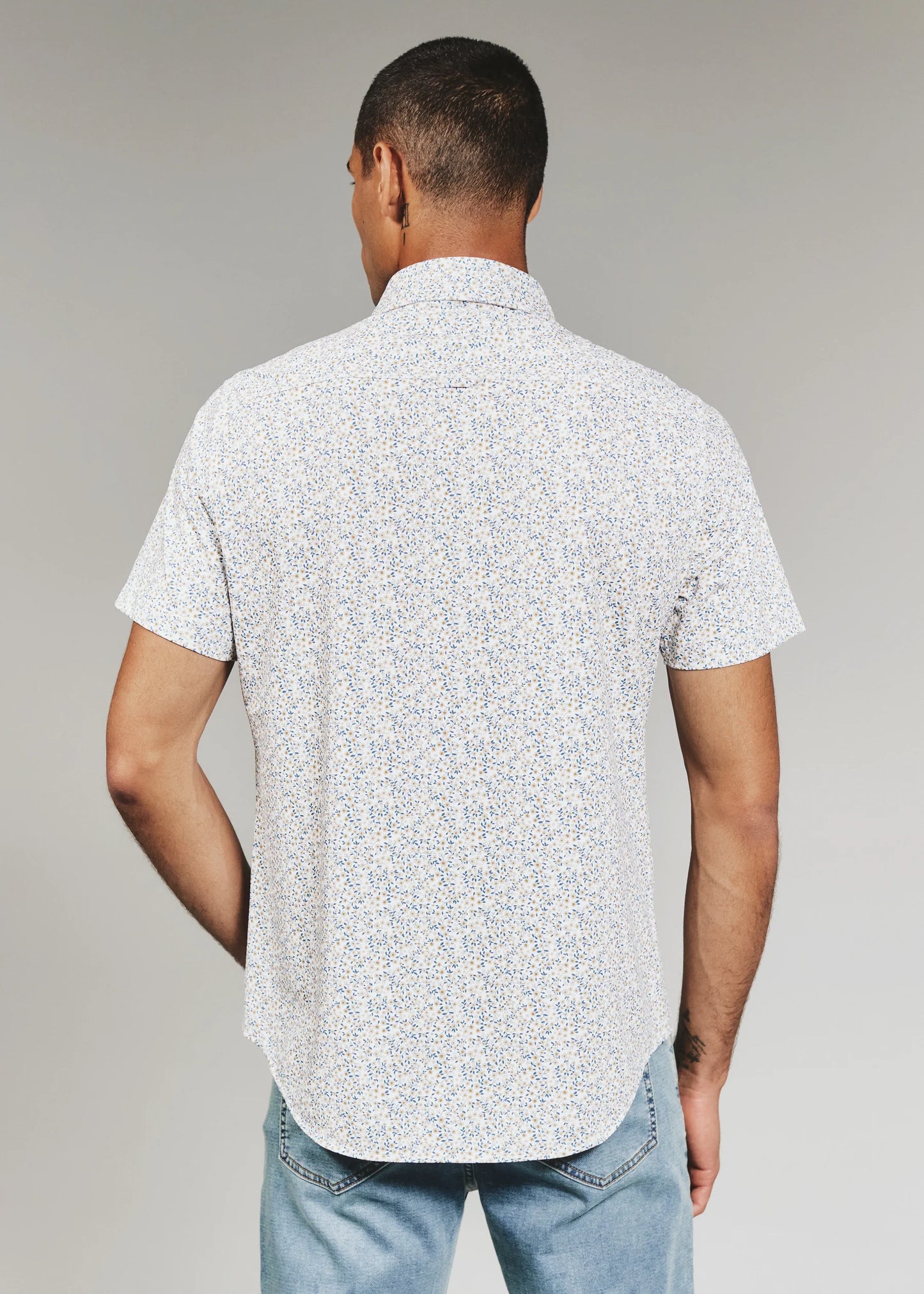 Mercer Shirt in Natural Floral Print | 7Diamonds