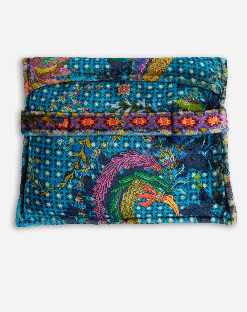 Travel Blanket in Olivia Night | Johnny Was