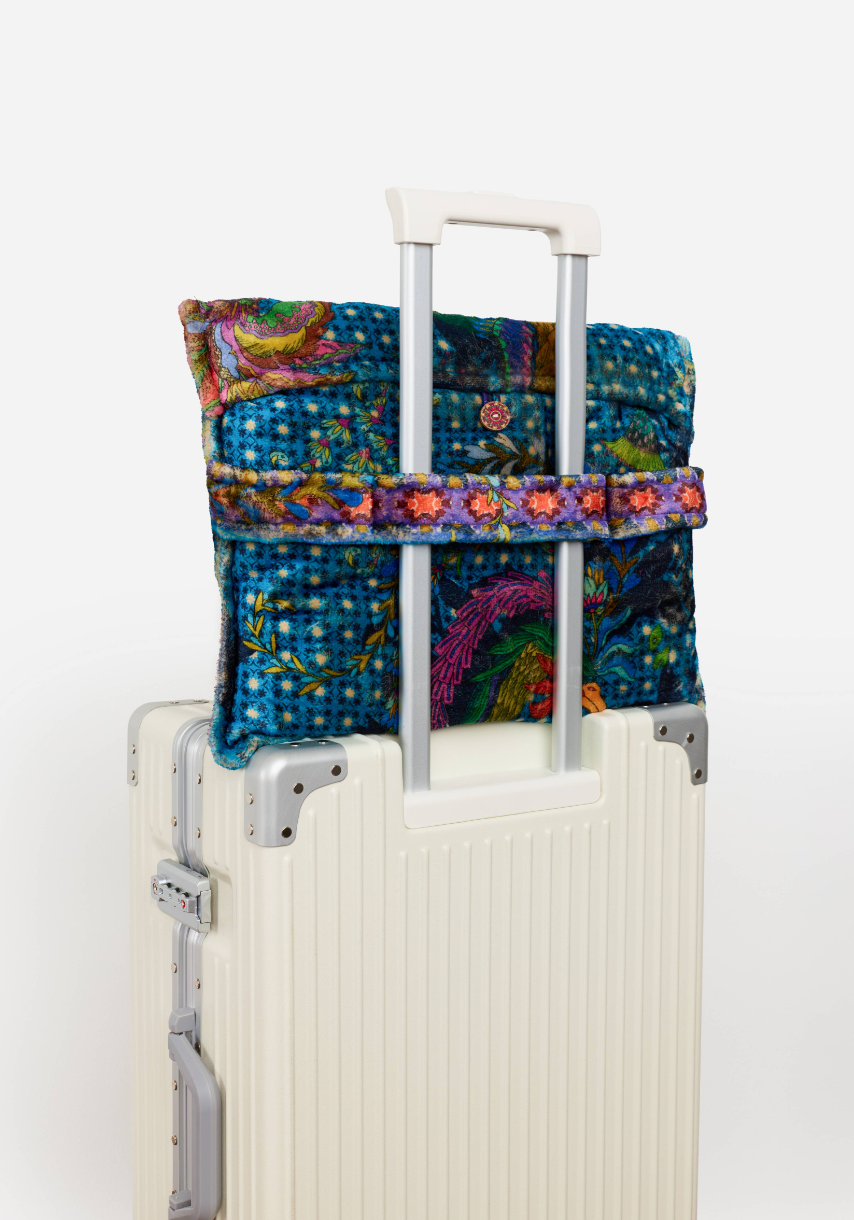 Travel Blanket in Olivia Night | Johnny Was
