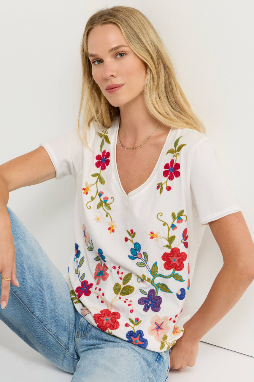 Estrella Everyday Tee in White | Johnny Was