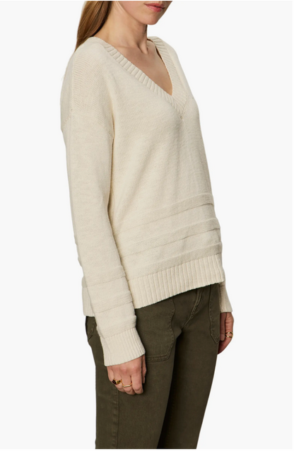 Classic V-Neck Sweater in Chalk | Sanctuary