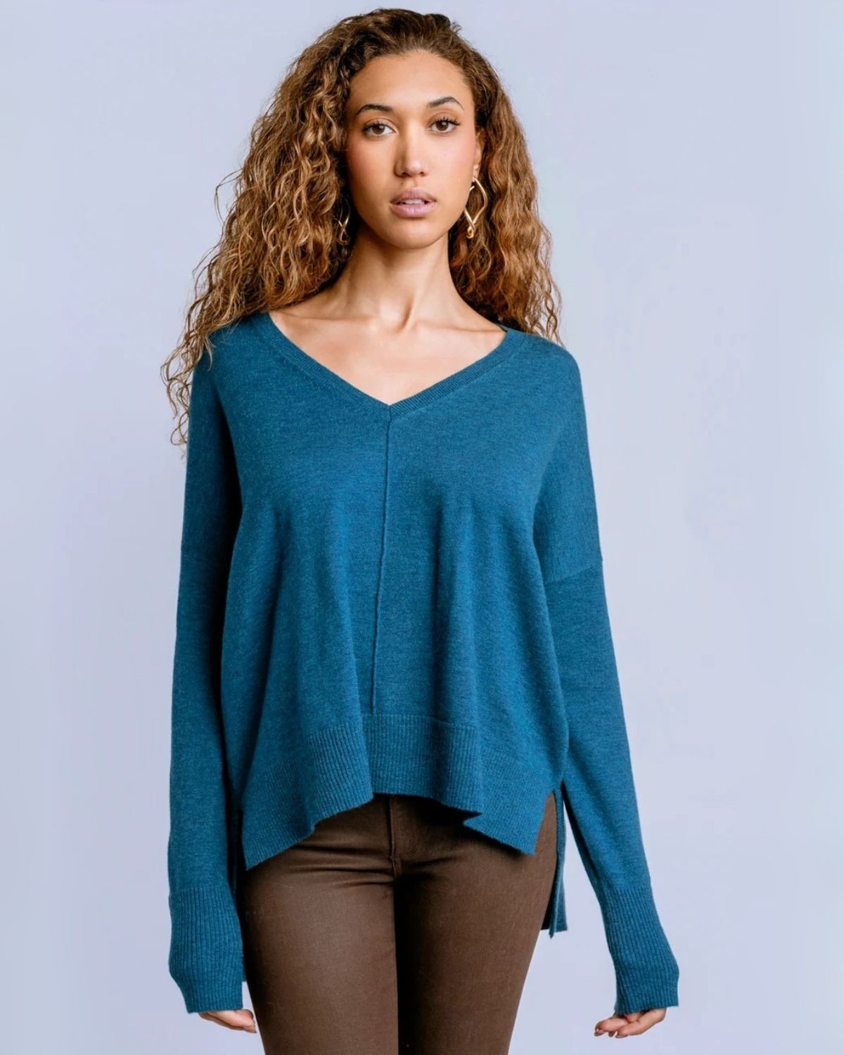Wagner V-Neck Sweater in Teal | Kerisma