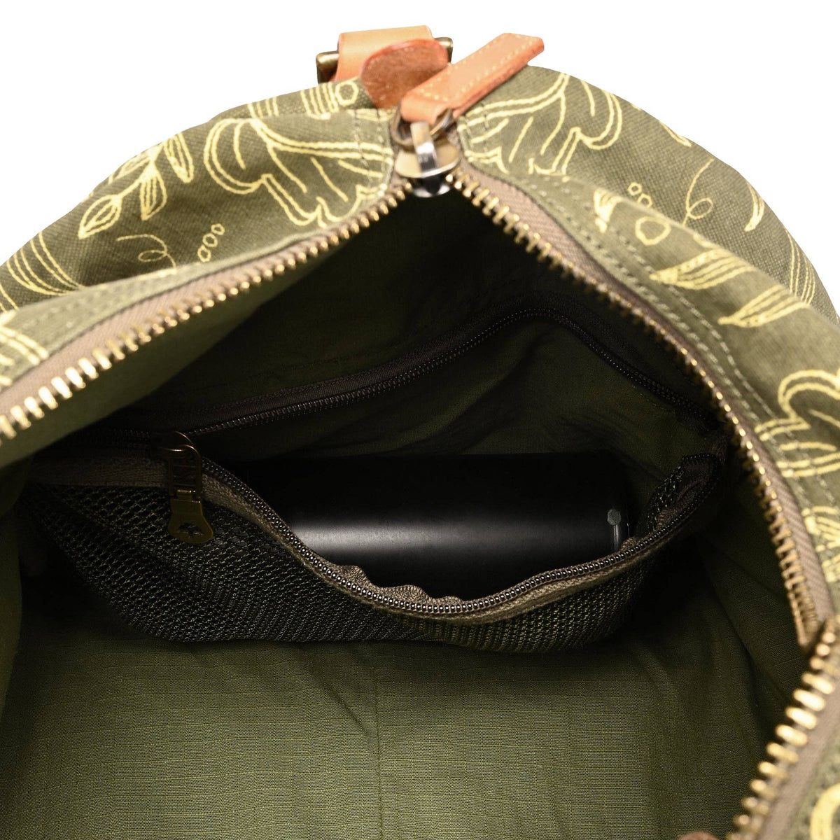 Valley and Sky Travel Bag in Olive & Cream