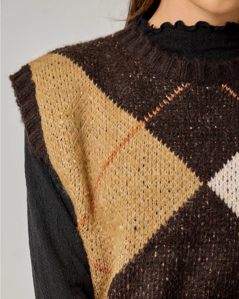 Argyle Sweater Vest in Chocolate