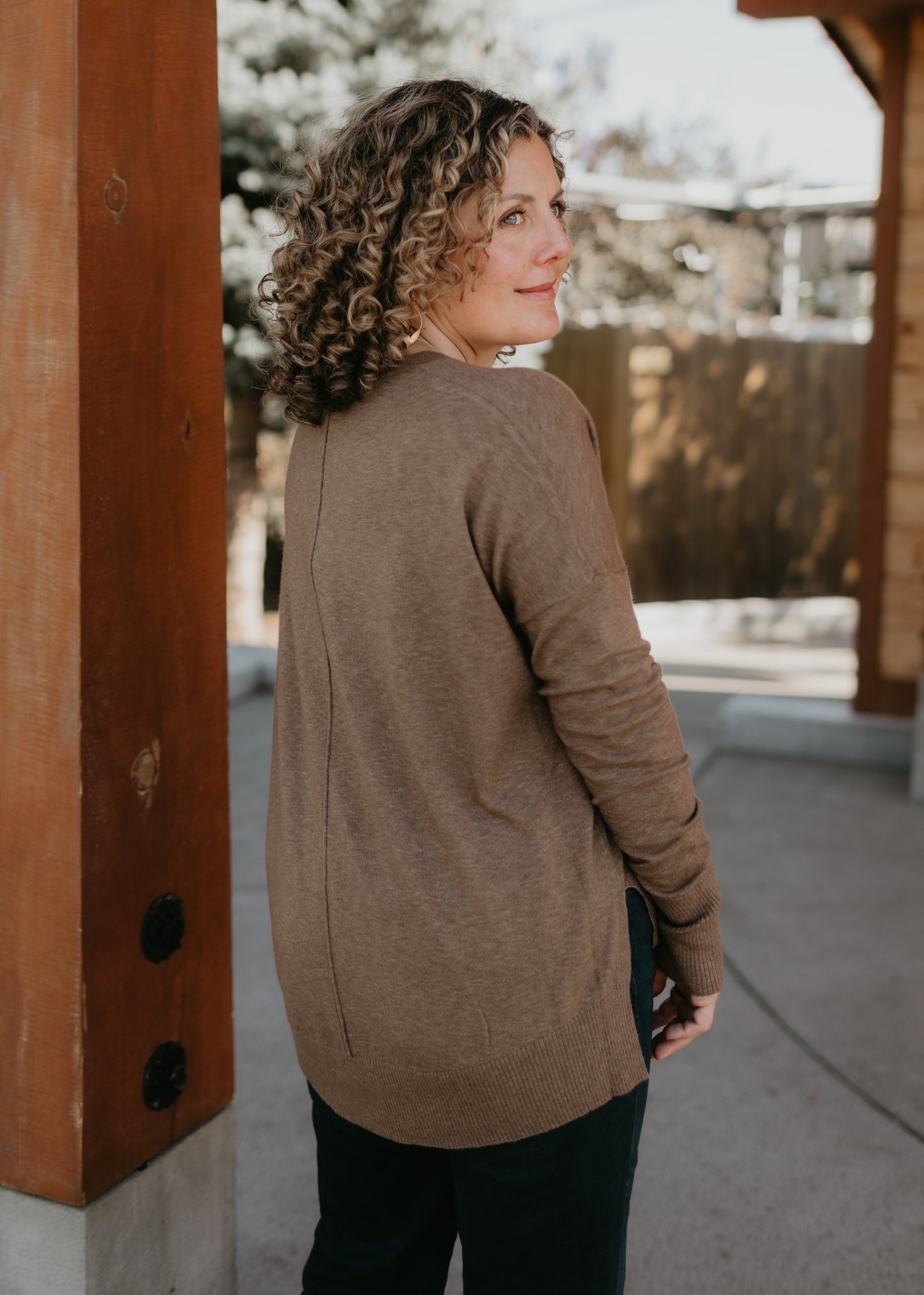 Wagner V-Neck Sweater in Khaki