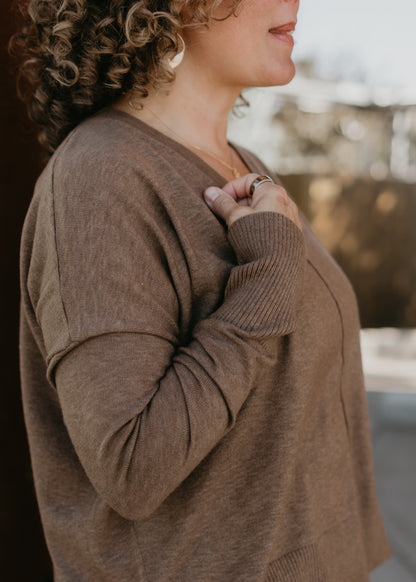 Wagner V-Neck Sweater in Khaki