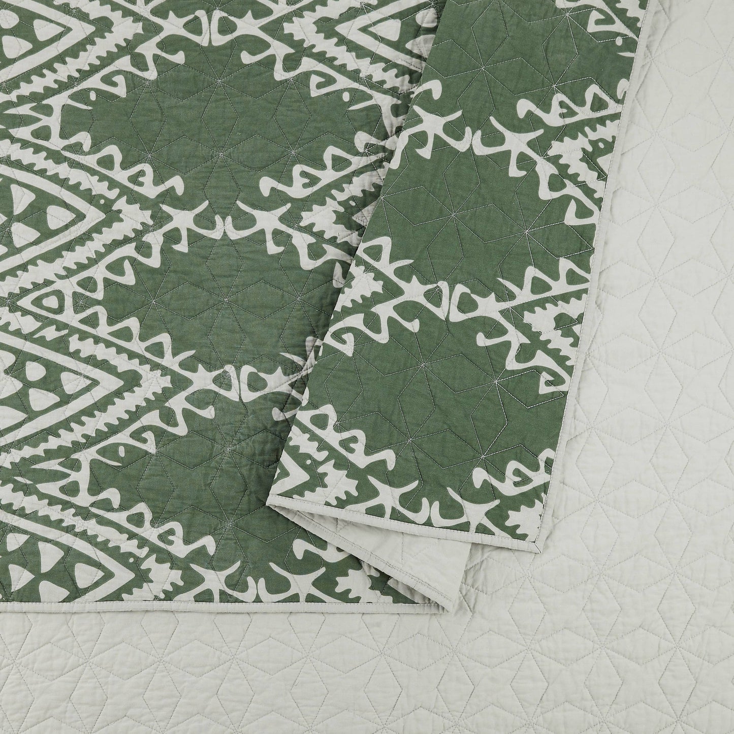 Aisha 3-Piece Quilt Set