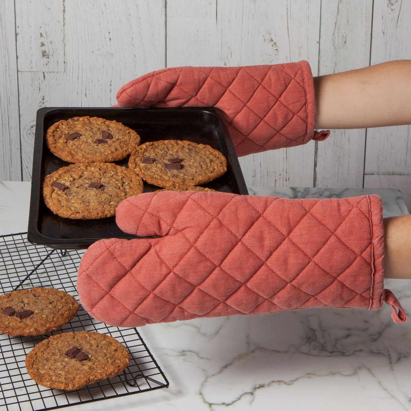 Clay Stonewash Oven Mitt