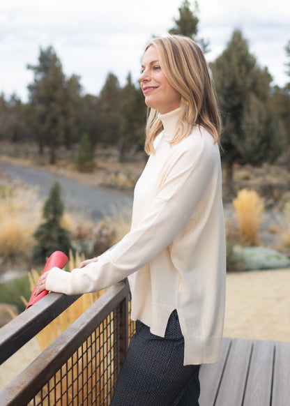 Wagner Turtleneck Sweater in Ecru | Kerisma