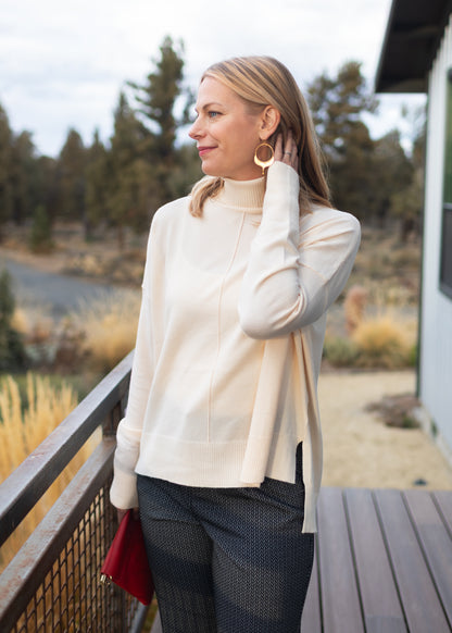 Wagner Turtleneck Sweater in Ecru | Kerisma