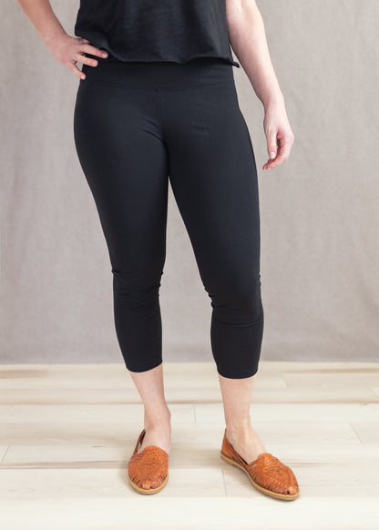 Cotton Capri Legging in Black | Lysse