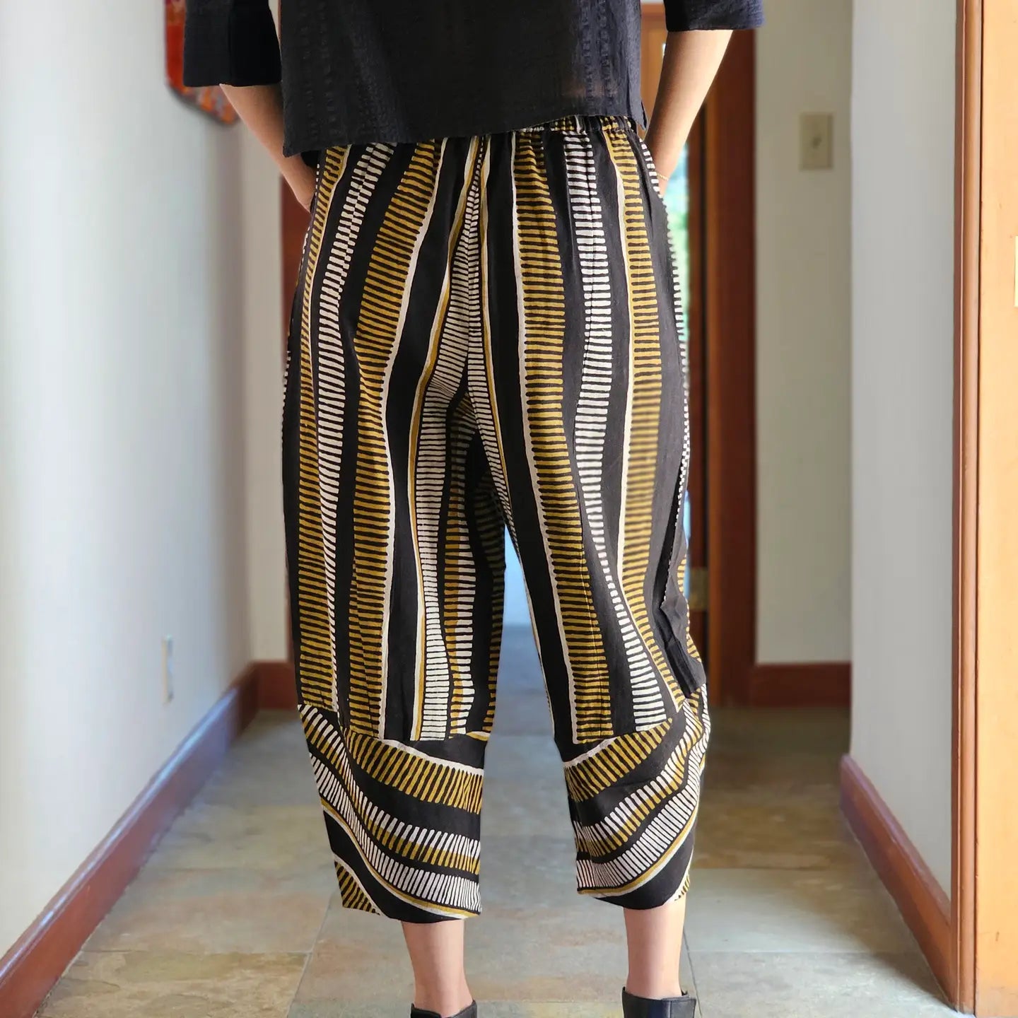 Aavi Tulip Hem Pant in Lines Print | Yaza