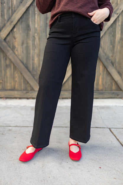 Stride High Rise Crop in Black Rinse | Liverpool