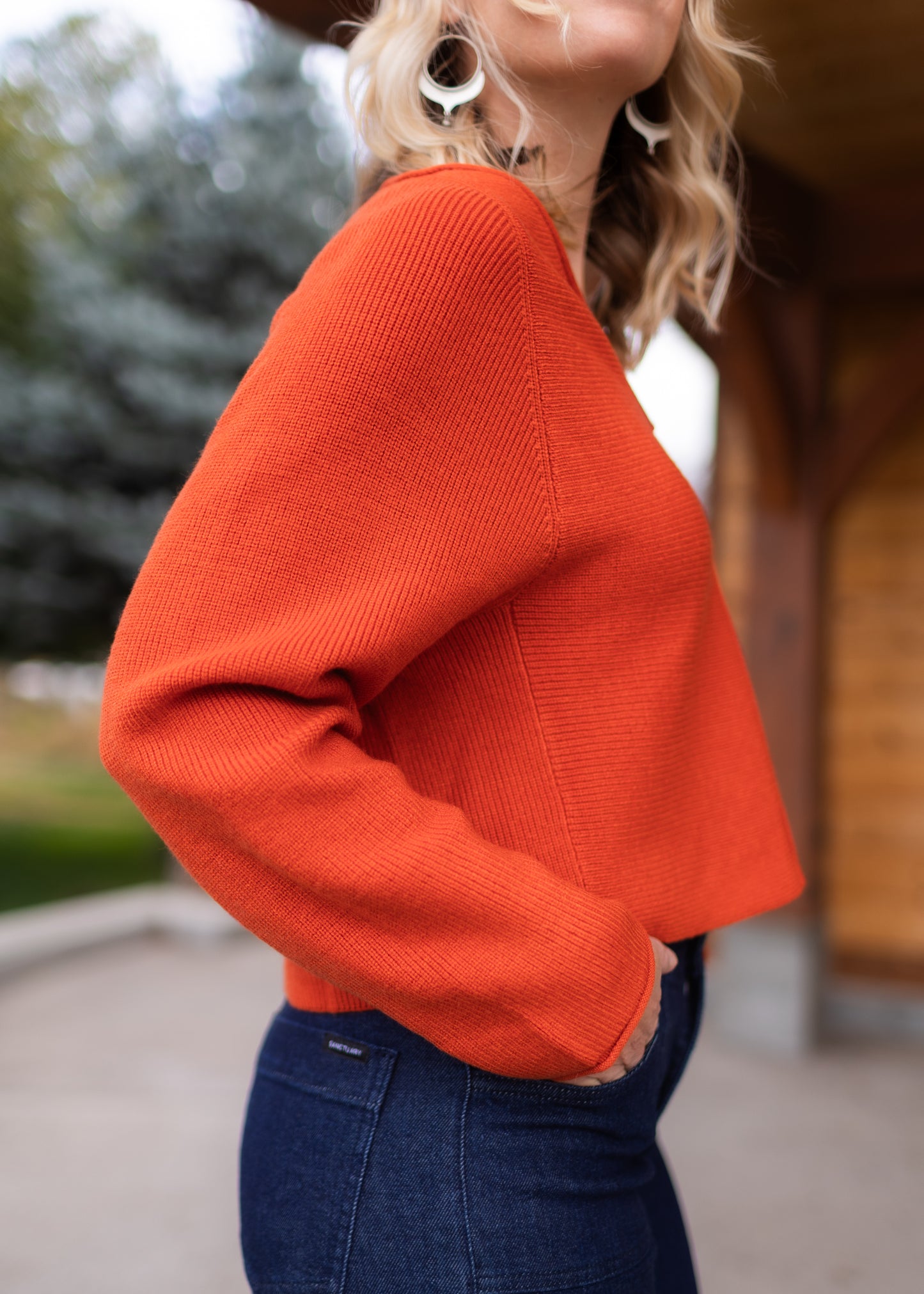 Asima V-Neck Sweater in Pumpkin | Kerisma