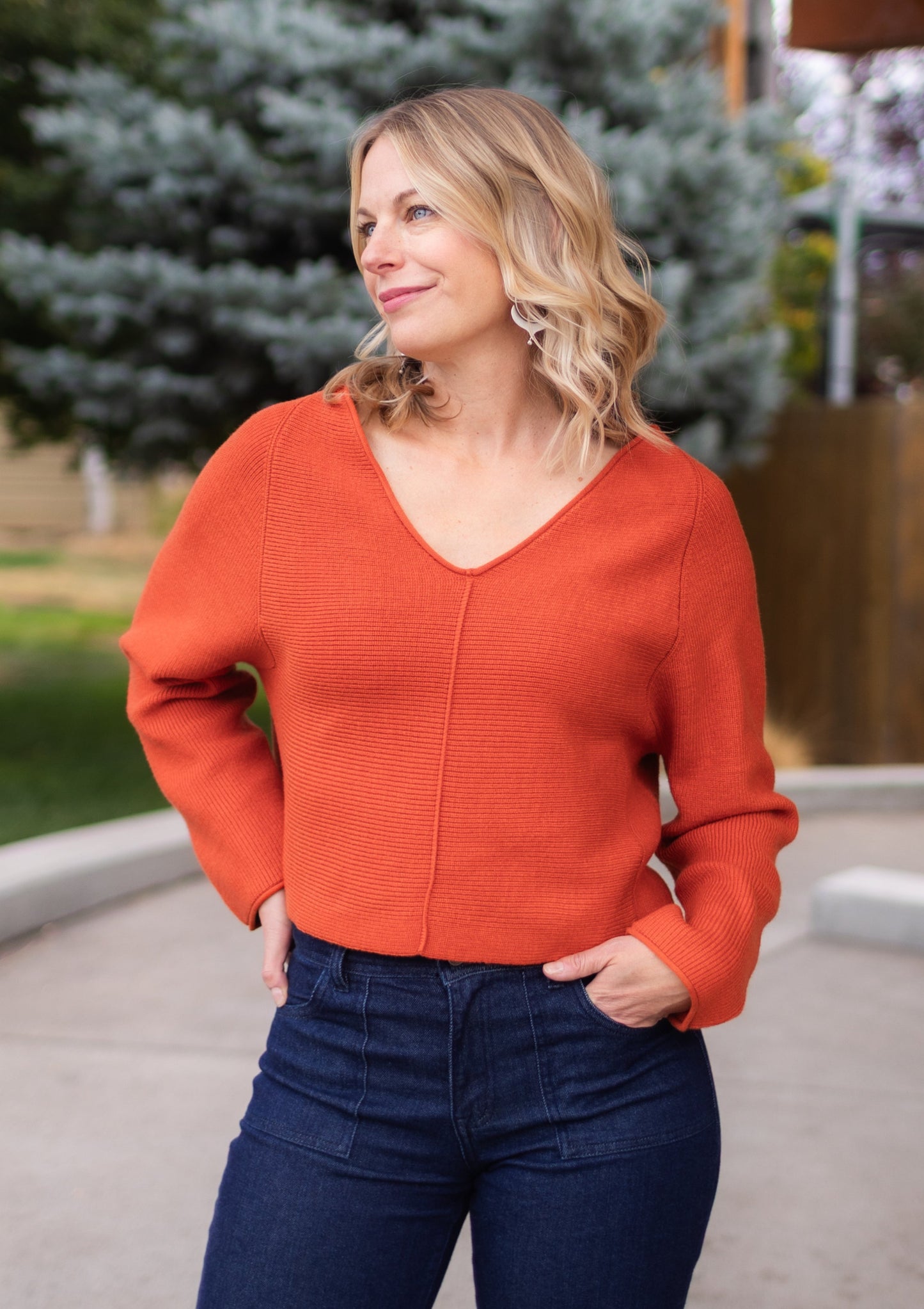 Asima V-Neck Sweater in Pumpkin | Kerisma