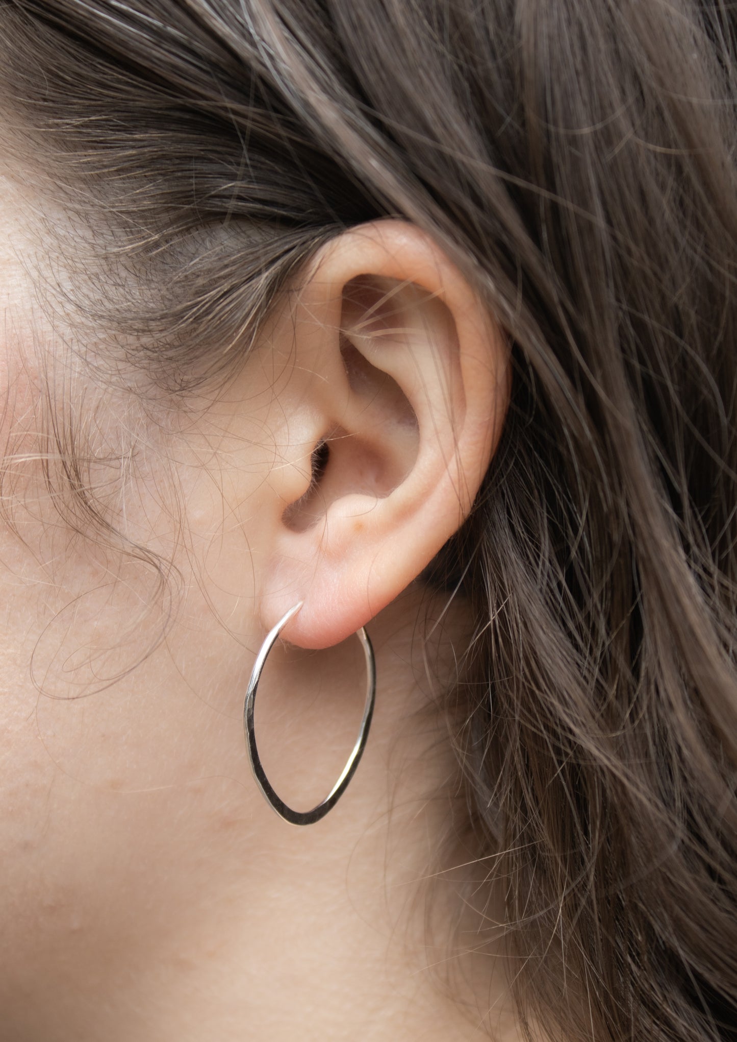 Oval Hammered Hoops: Sterling Silver / 30mm