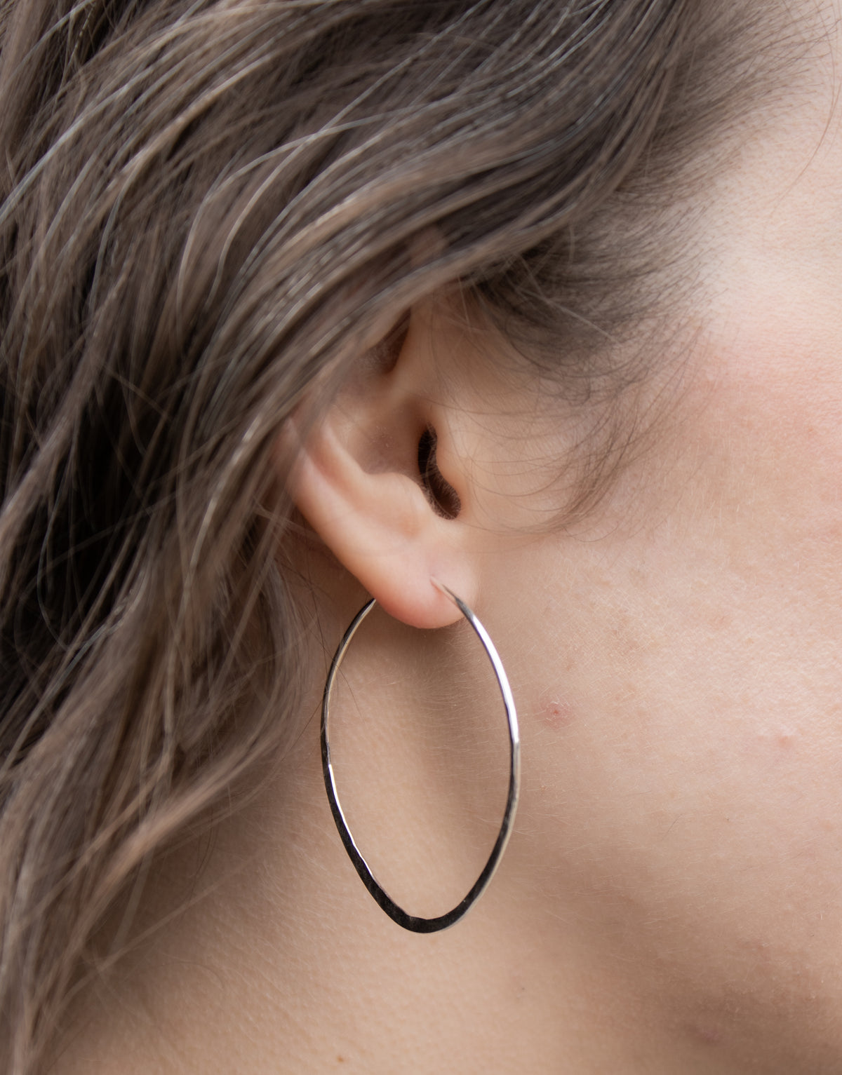 Oval Hammered Hoops: Sterling Silver / 50mm