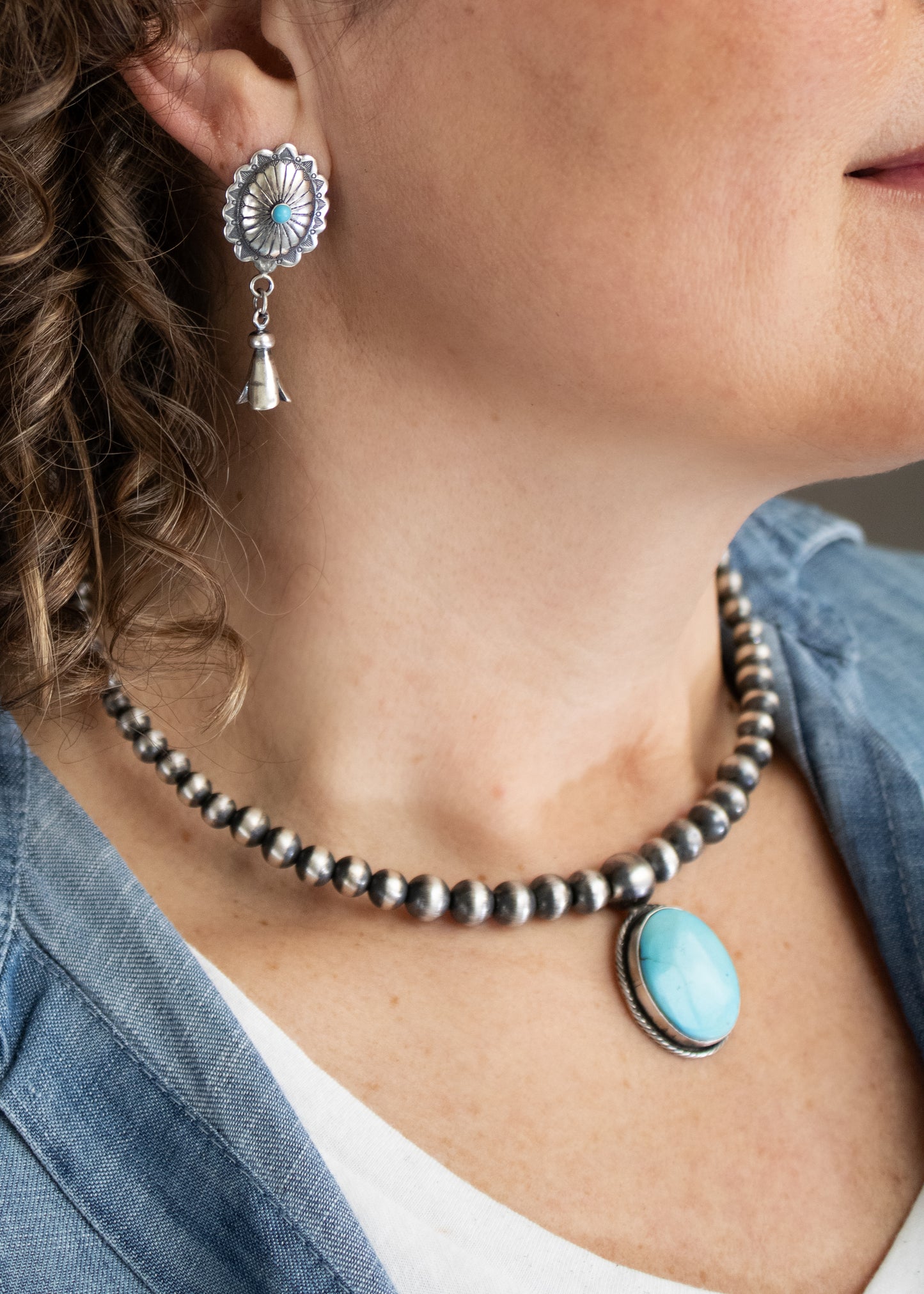 Navajo Pearl Choker with Turquoise Pendant