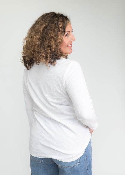 3/4 Sleeve V-Neck Top in White | Cut•Loose