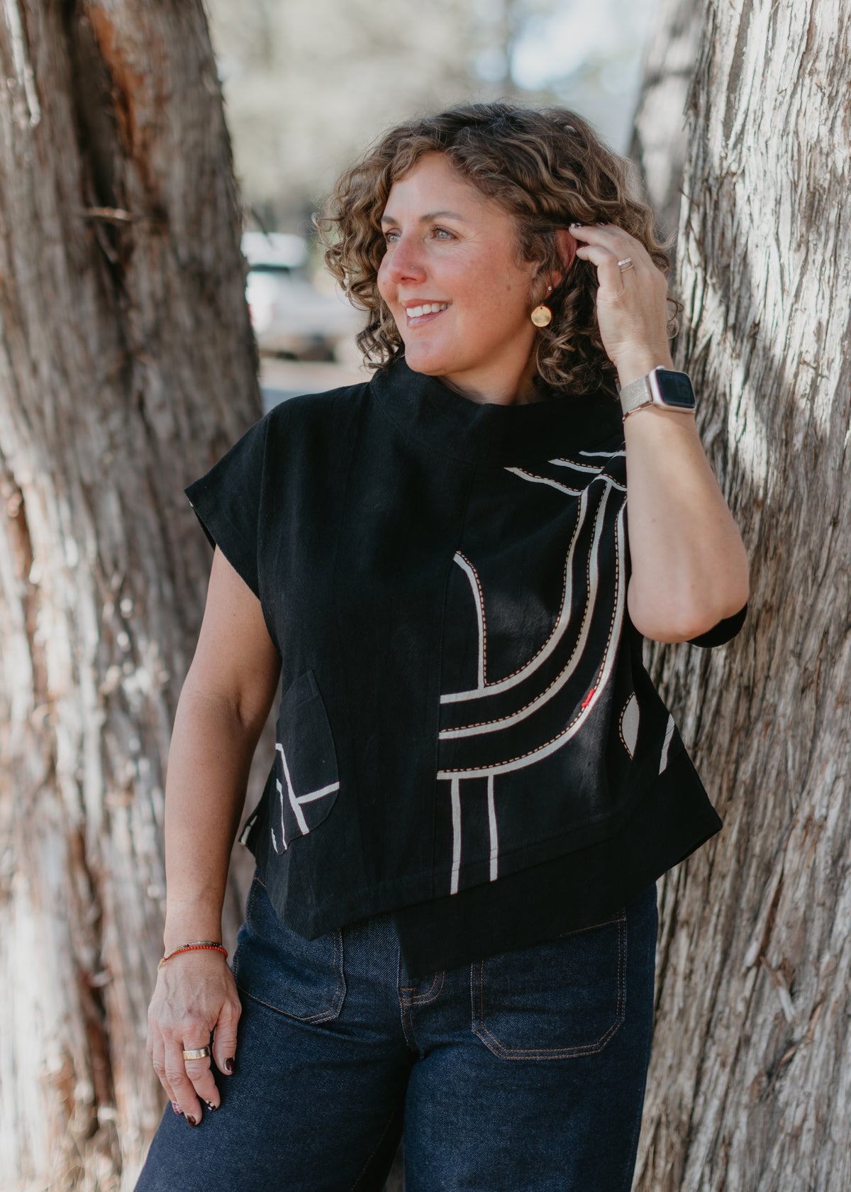 Mockneck Topper in Black & White Abstract | Yaza
