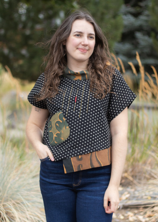 Mockneck Topper in Black & White Dots | Yaza